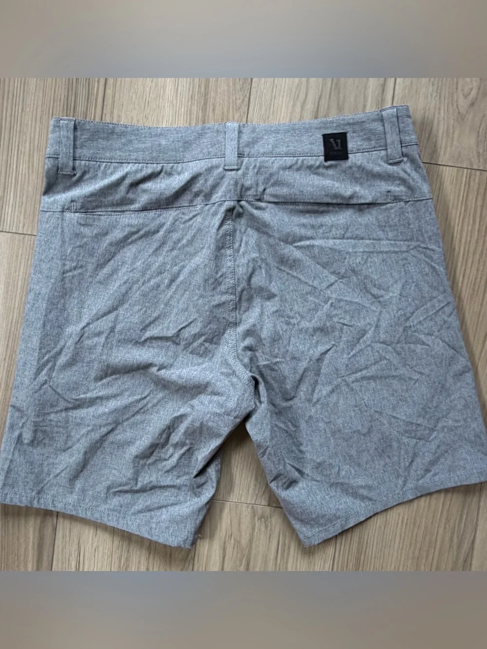 Vuori Aim 8” Men's Gray Performance Stretch Shorts Sz 30